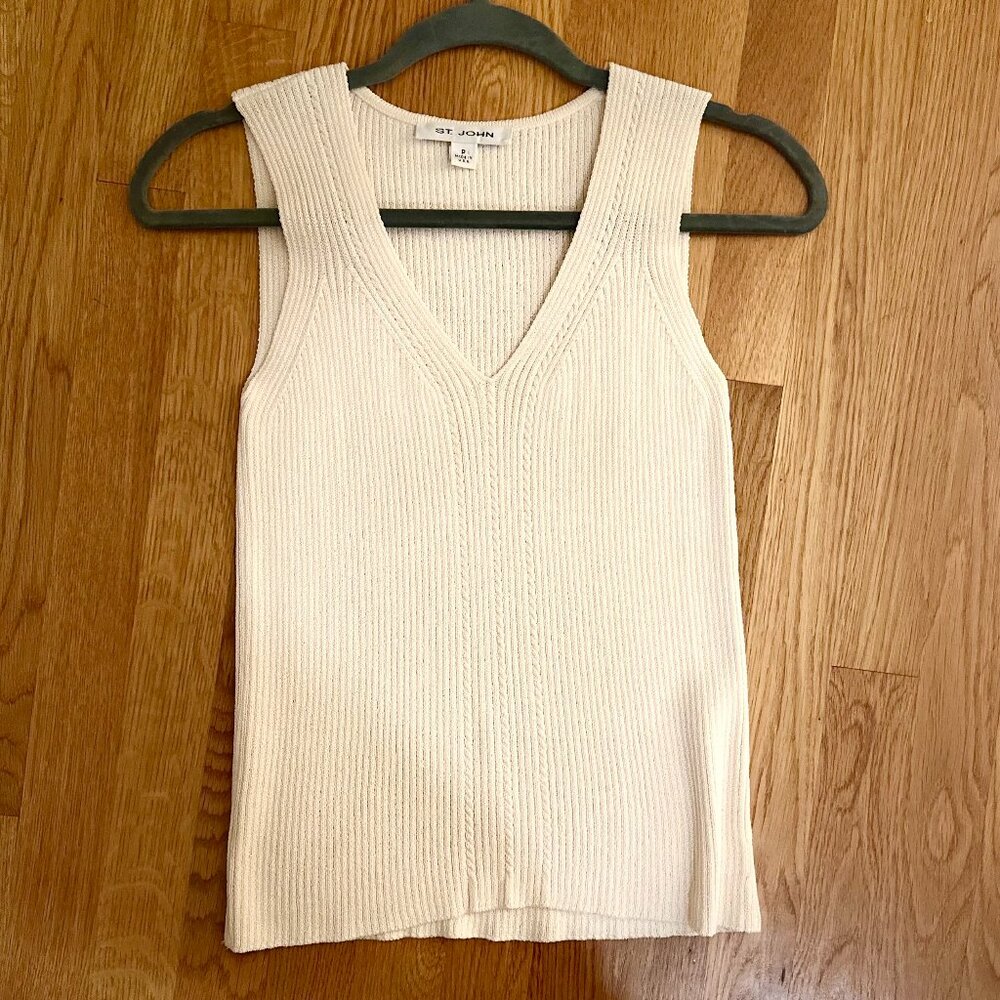 St. John Ivory Ribbed Petite Sleeveless Sweater EUC